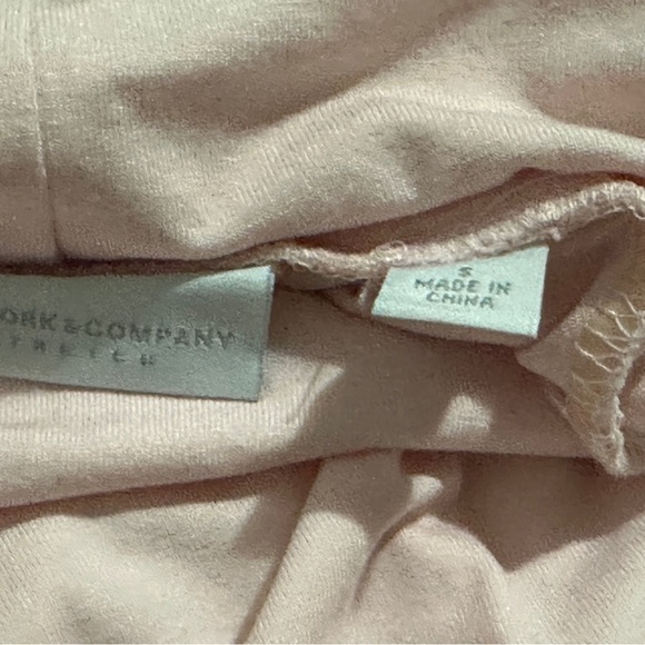 157 New York & Company| NWT Light Pink Ruched Turtleneck Long Sleeve Top(size S) - Picture 4 of 8